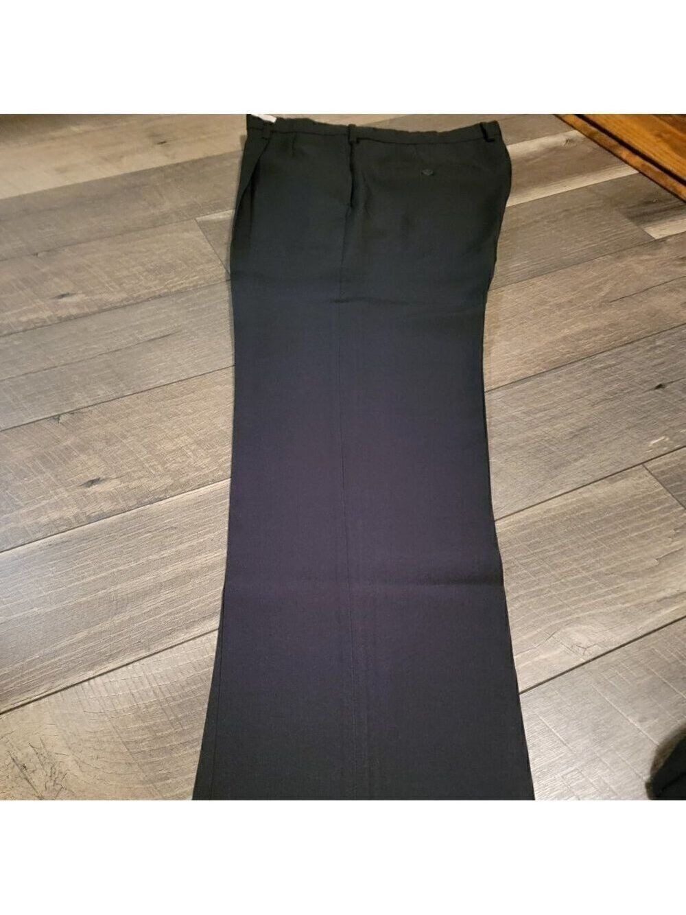 HAGGAR Men's Pleated Front Dress Pants - Cuffed hem.  Navy Blue.  Size 34 x 32